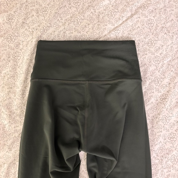 Lululemon Wunder Train High-Rise Tight 28" - Picture 2 of 4